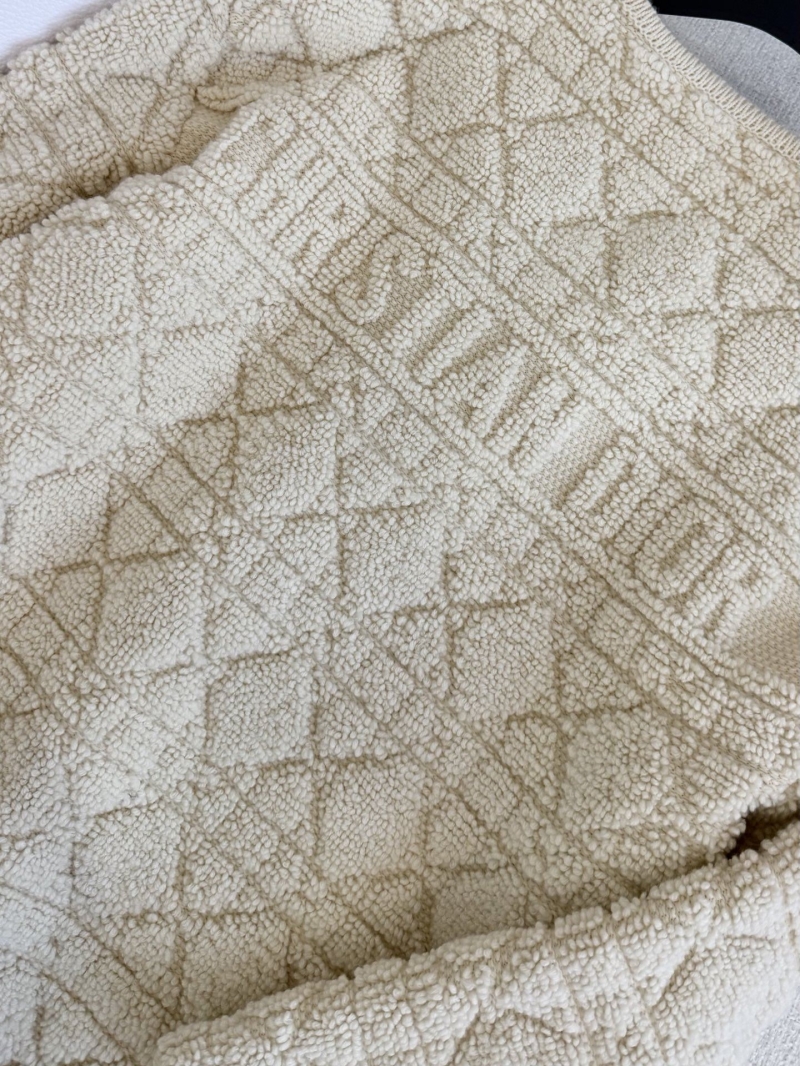 chr1st1an D10r outwear